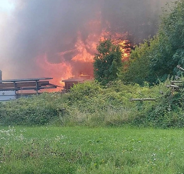 V požaru na Ljubgojni velika gmotna škoda