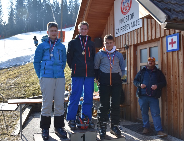 VIDEO: Oskar in Jakob z medaljo na regijskem gasilskem veleslaloma