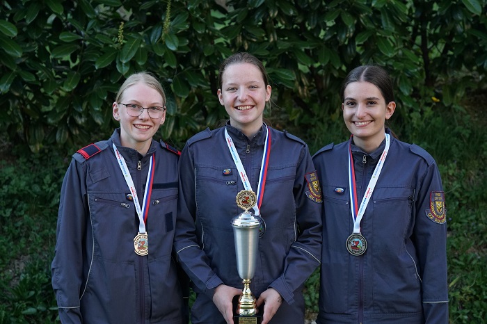 Pripravnice Dvora postale državne podprvakinje v kvizu