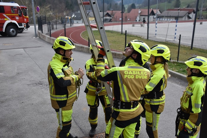 VIDEO: Bogatejši za 42 novih operativnih gasilcev